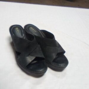 Born leather sandals sz 10